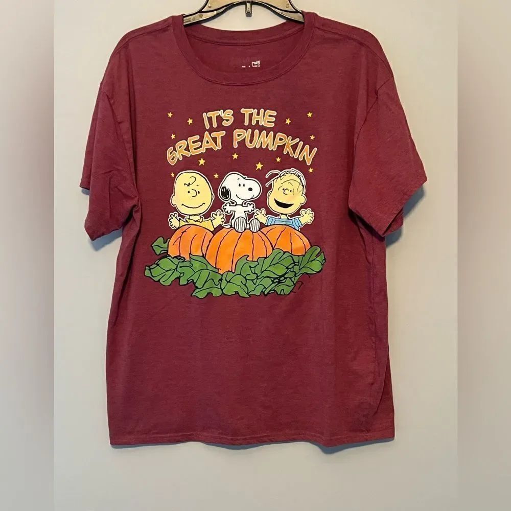 Peanuts “It’s the Great Pumpkin” Unisex Tee, size L/XL